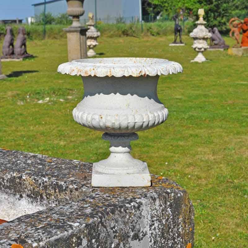 Medici vase in patinated white cast iron