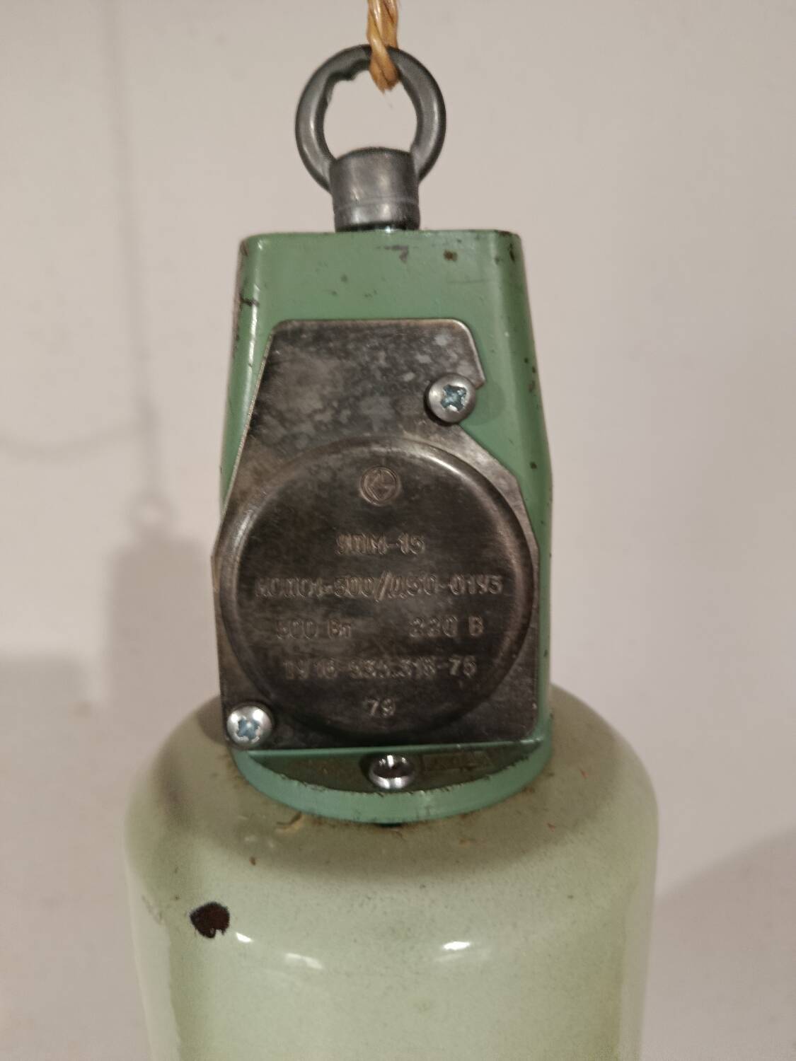 Industrial enamelled steel pendant light