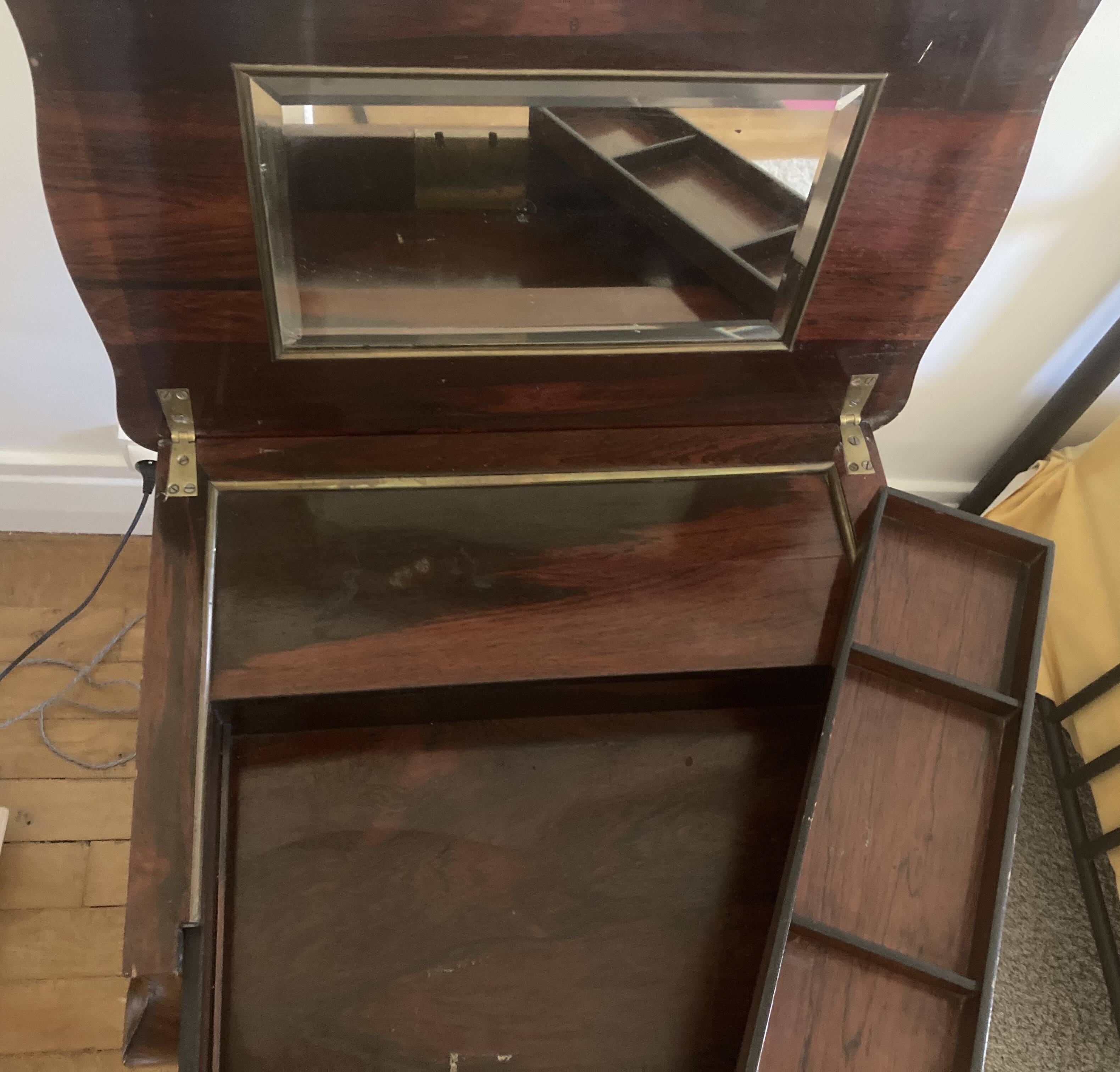 Coiffeuse avec miroir style Louis XV