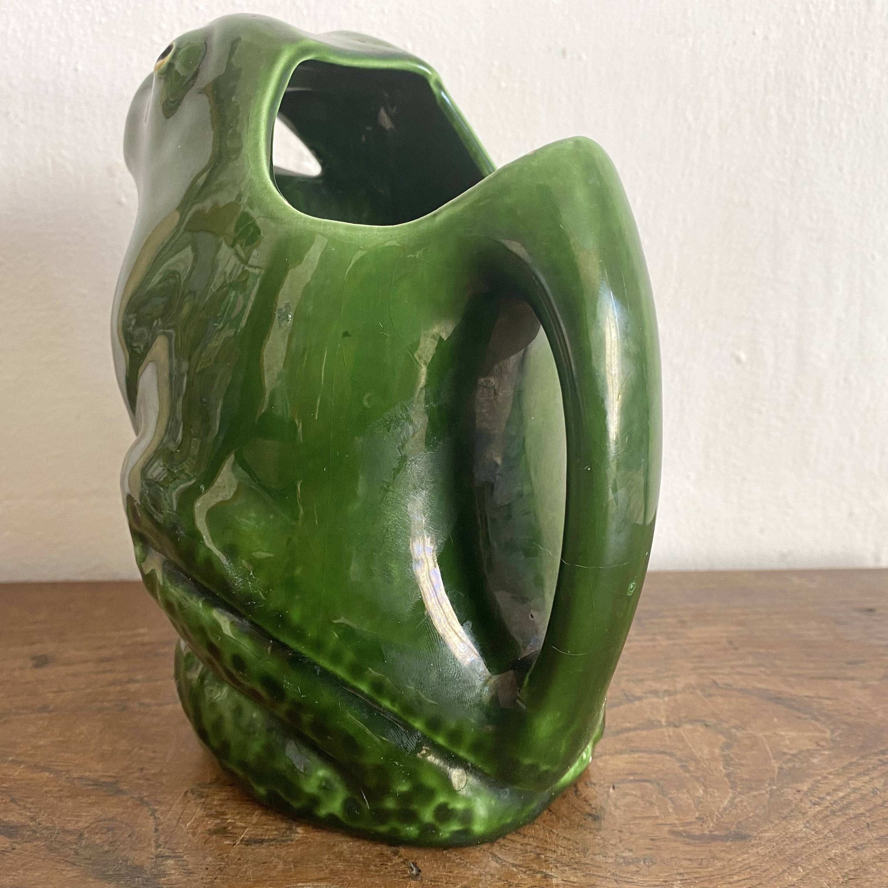 Frog jug slip