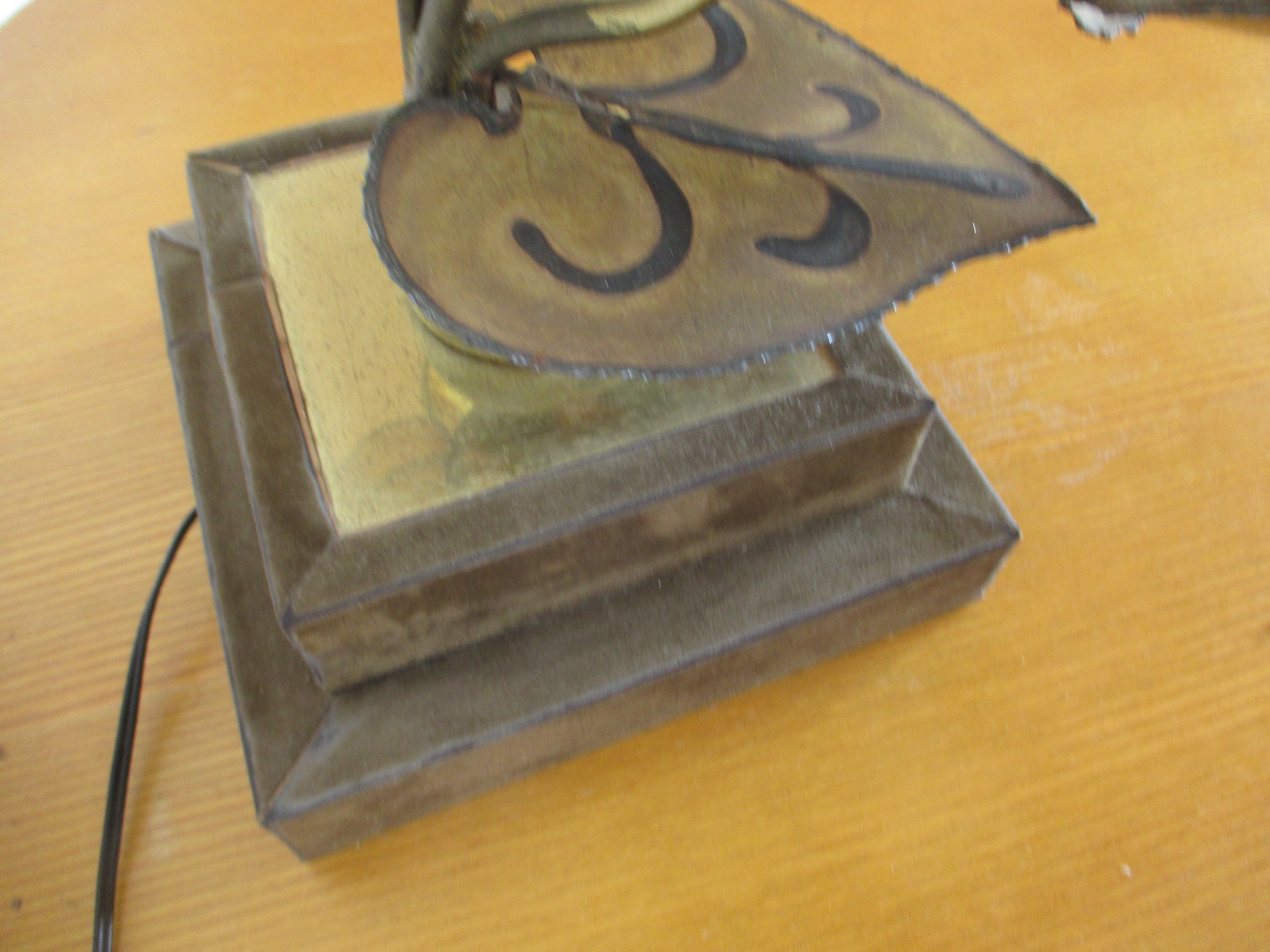 Golden metal brass flower lamp