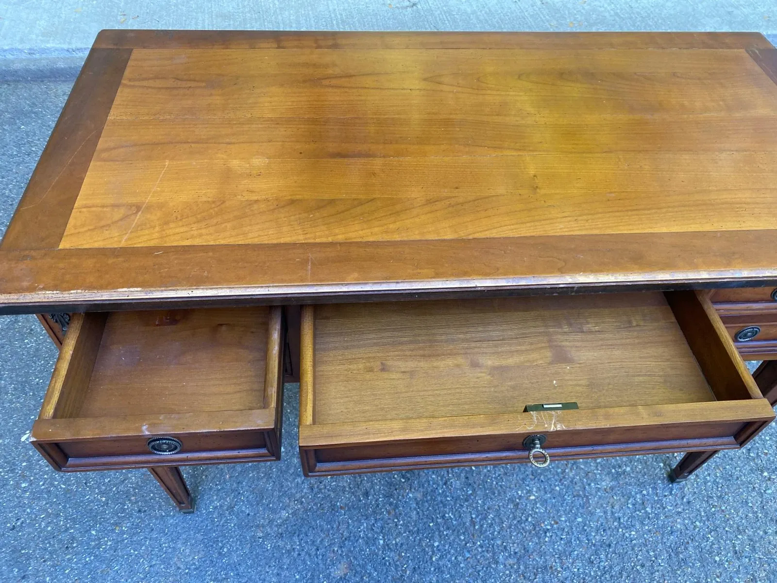 Roche Bobois desk in solid cherry wood in Louis XVI style with pull-outs.