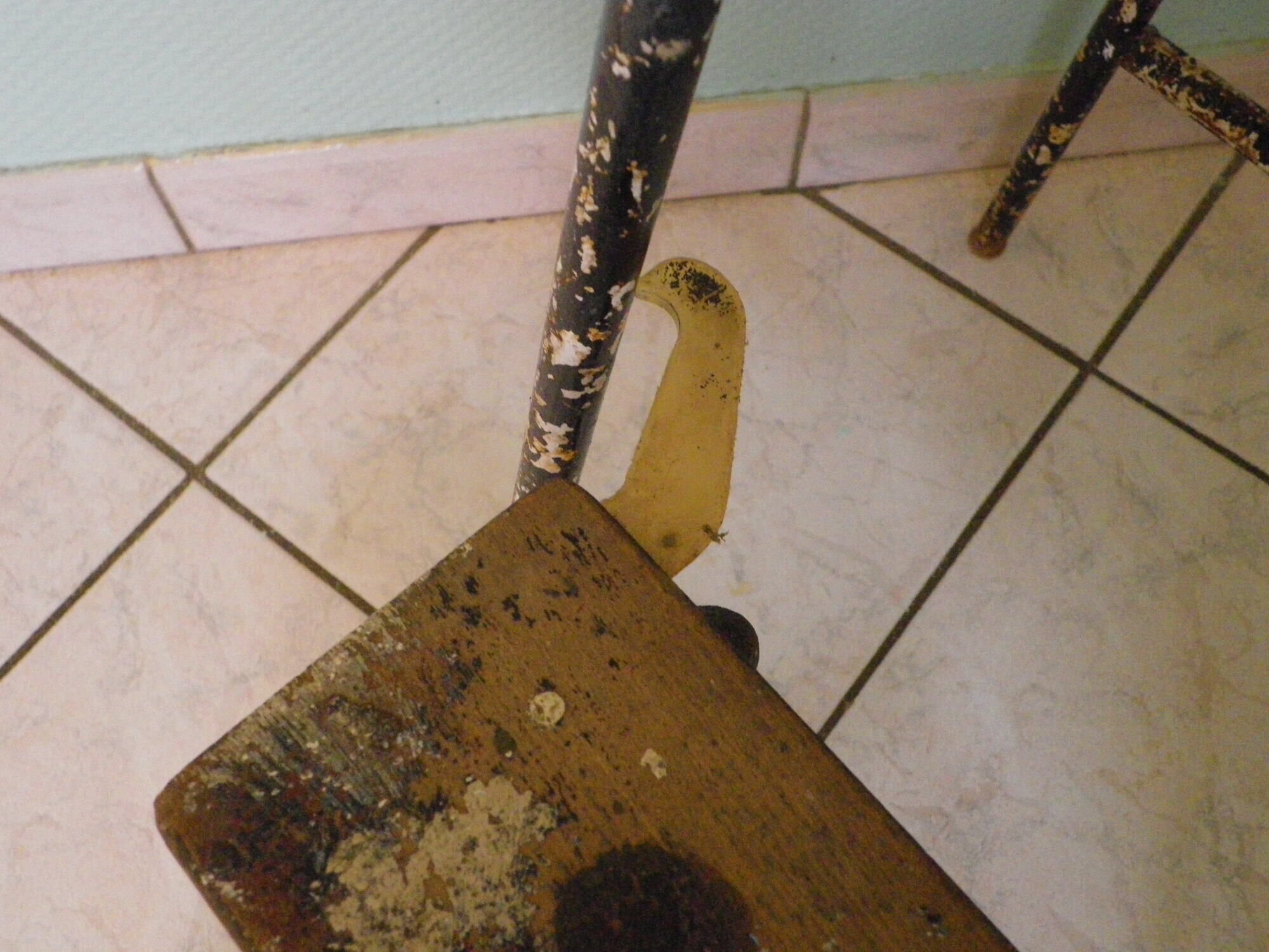Workshop stepladder, retractable steps, antique, metal and wood, patina look