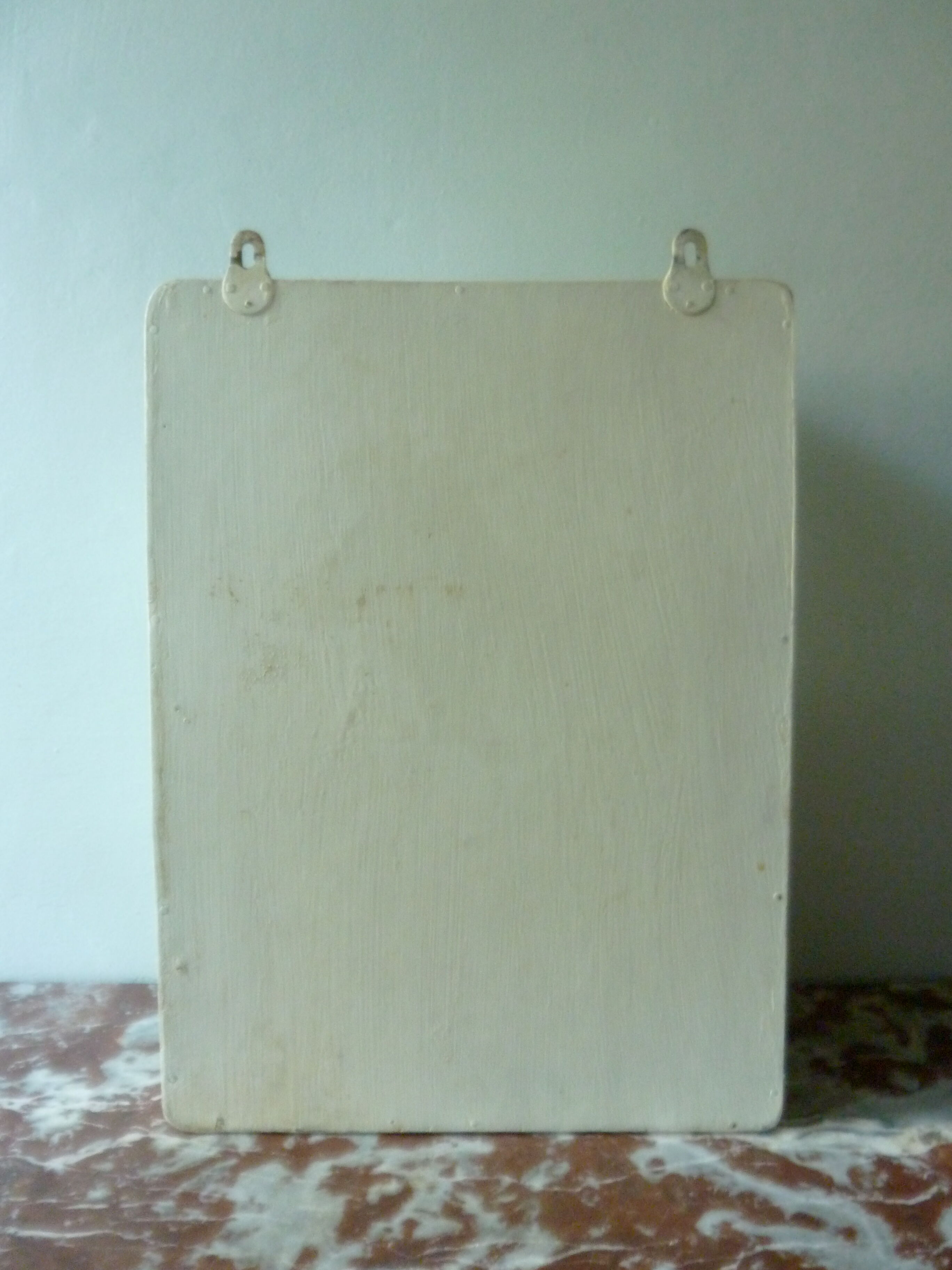 The 1950s wall cabinet