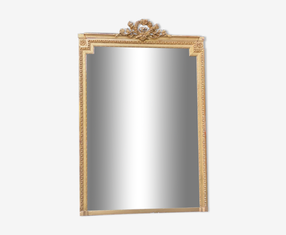 Miroir en bois stuqué doré de style Louis XVI vers 1880