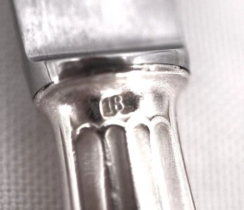 Ercuis Artois, 24 knives, 12 dinner + 12 dessert, cheese in silver-plated metal.