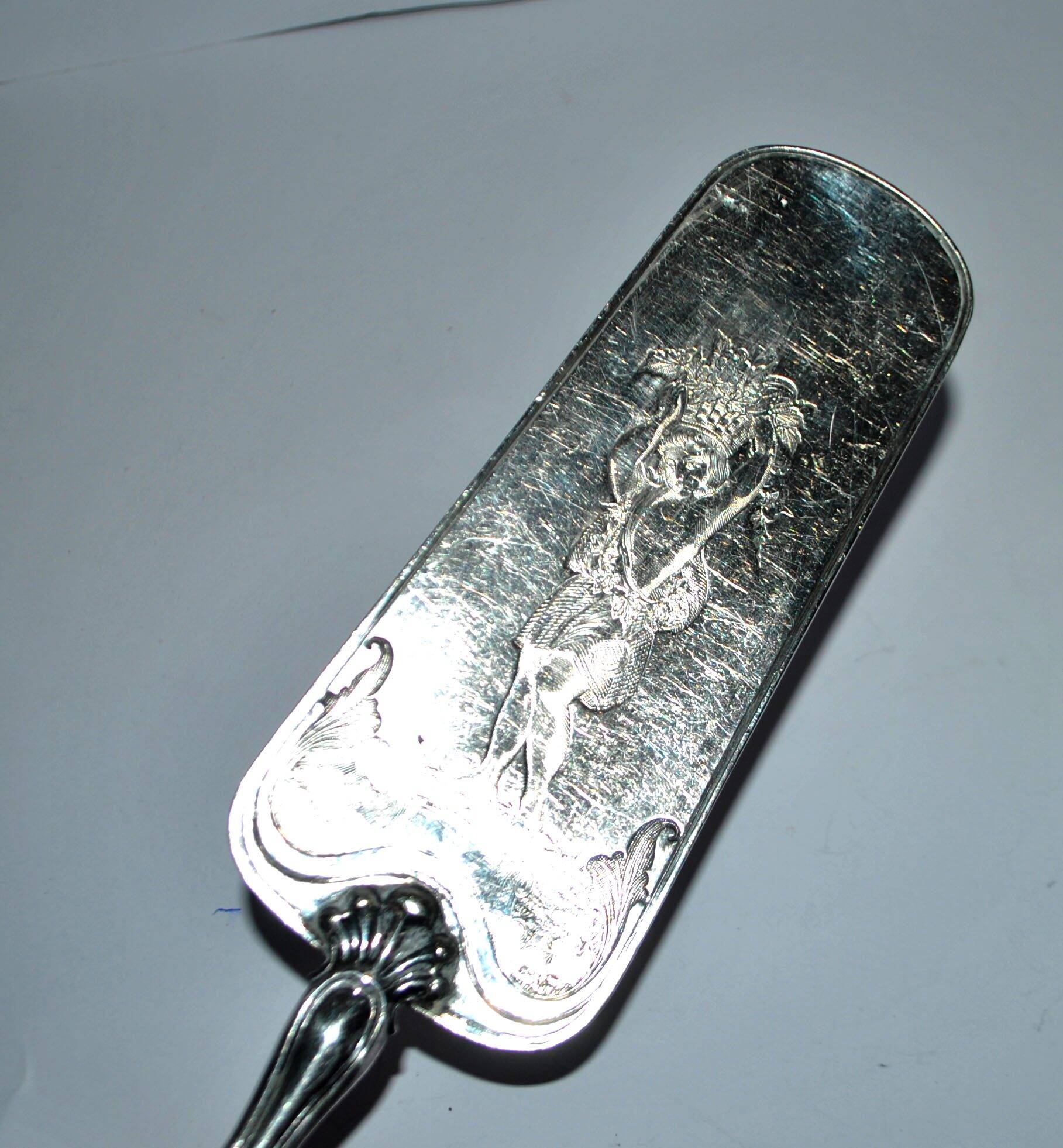 Cake server with engraved decoration Bacchus Vintage Silverware