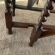 Ancienne table pliante anglaise en bois et pieds tournés 