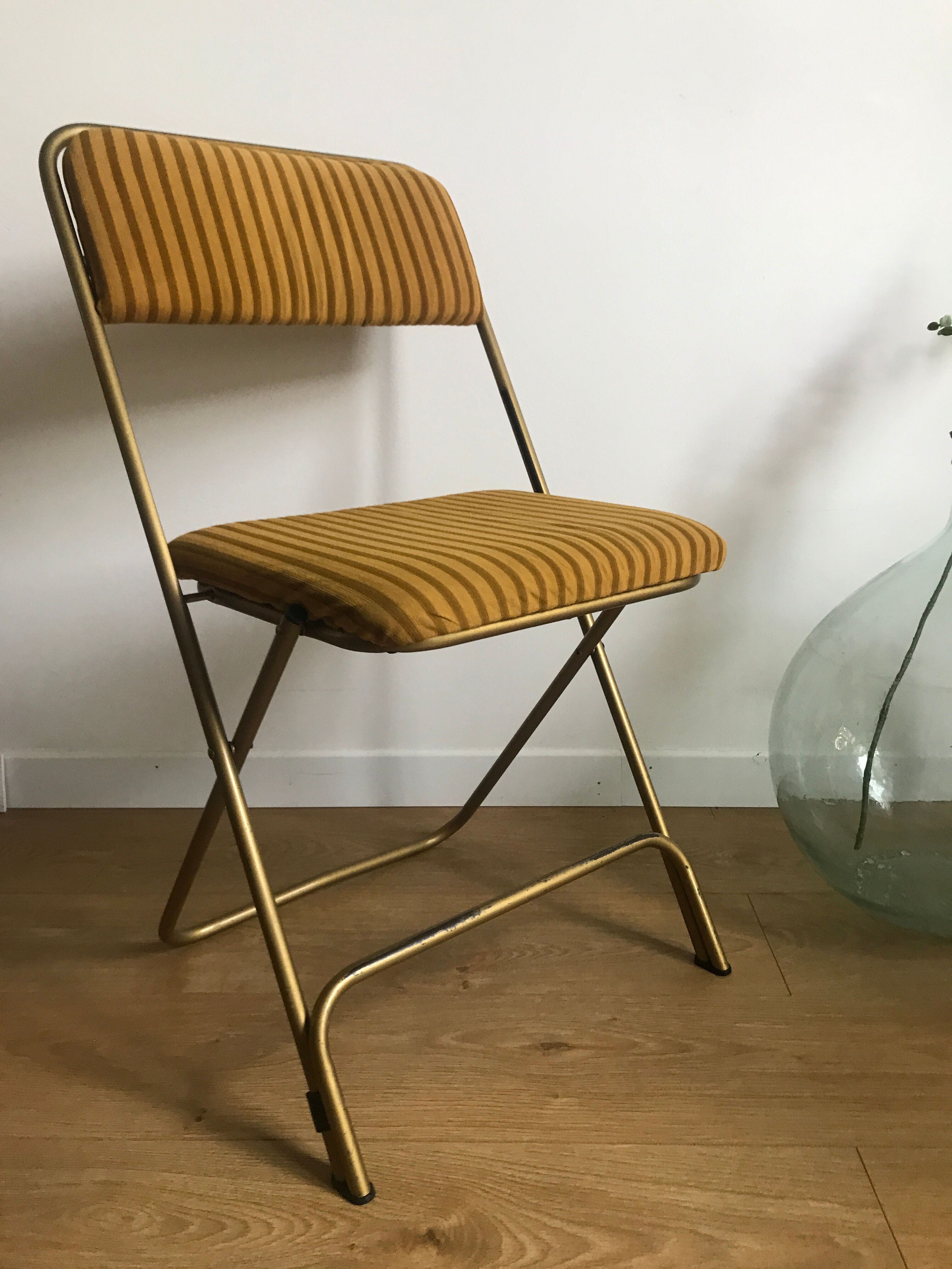 Vintage folding chair lafuma chantazur with striped golden fabric