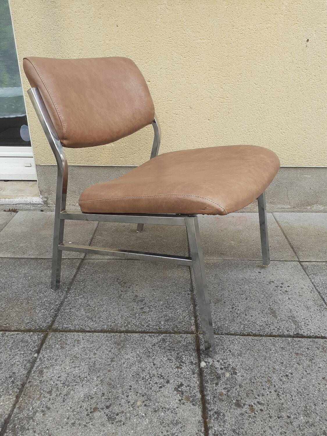 Vintage design armchair
