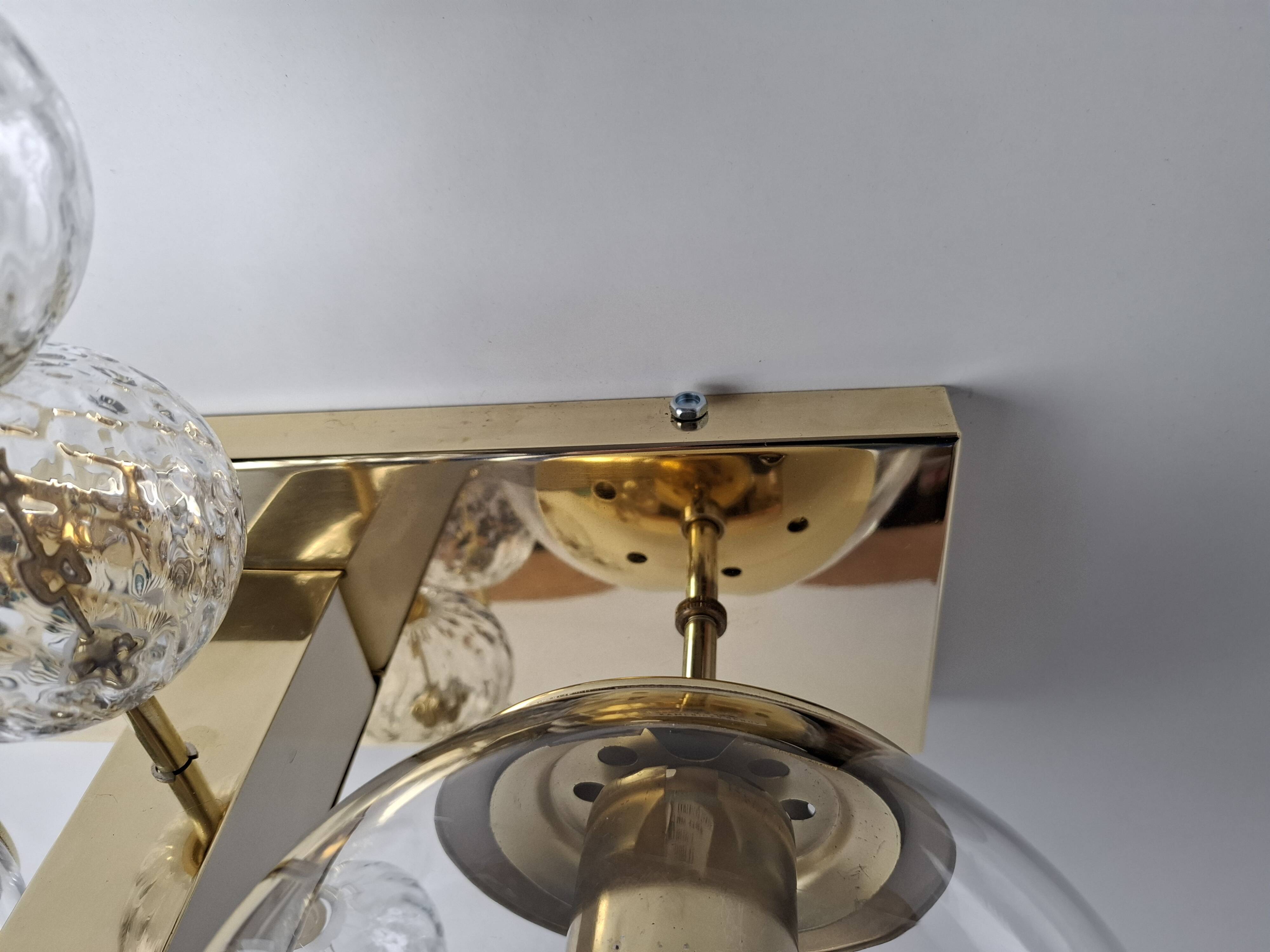 Applique murale tchèque en laiton et verre du milieu du siècle, par Kamenický Šenov, années 1970