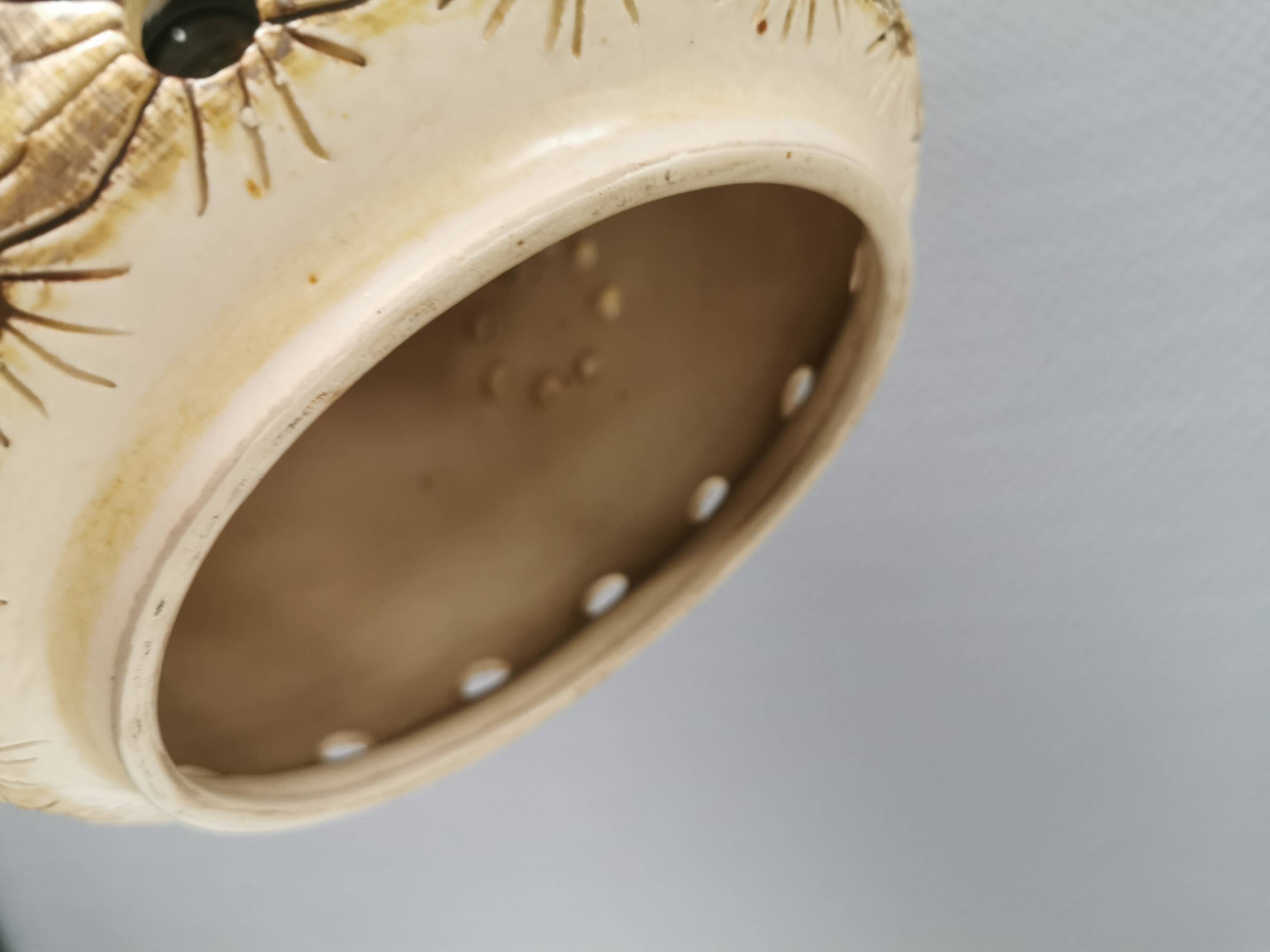 Large and beautiful hanging lamp in ceramic. Danish from the 70s, in super nice condition.