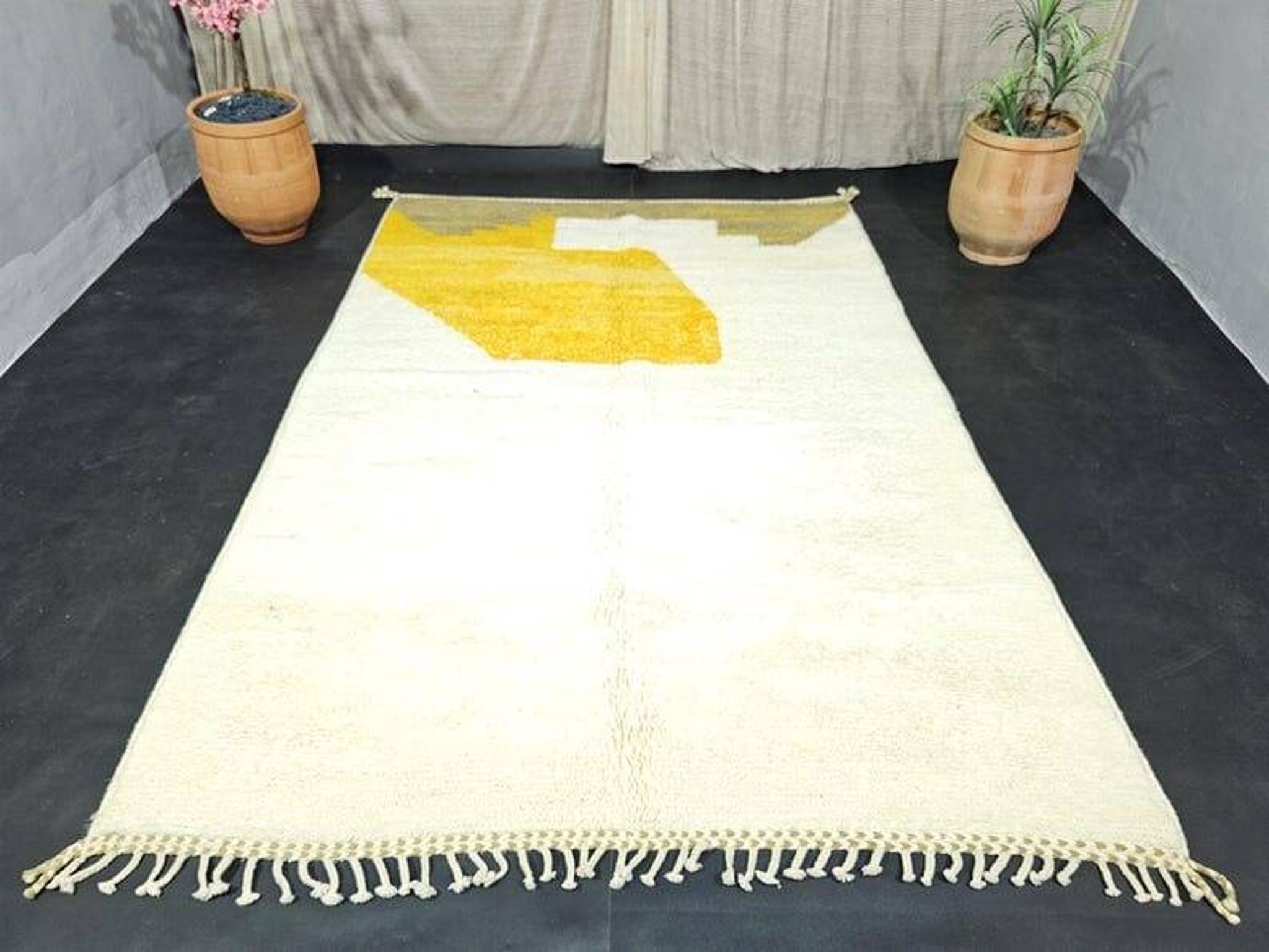 Handmade Moroccan natural wool rug size 200 x 300 cm