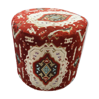 Oriental velvet pouf