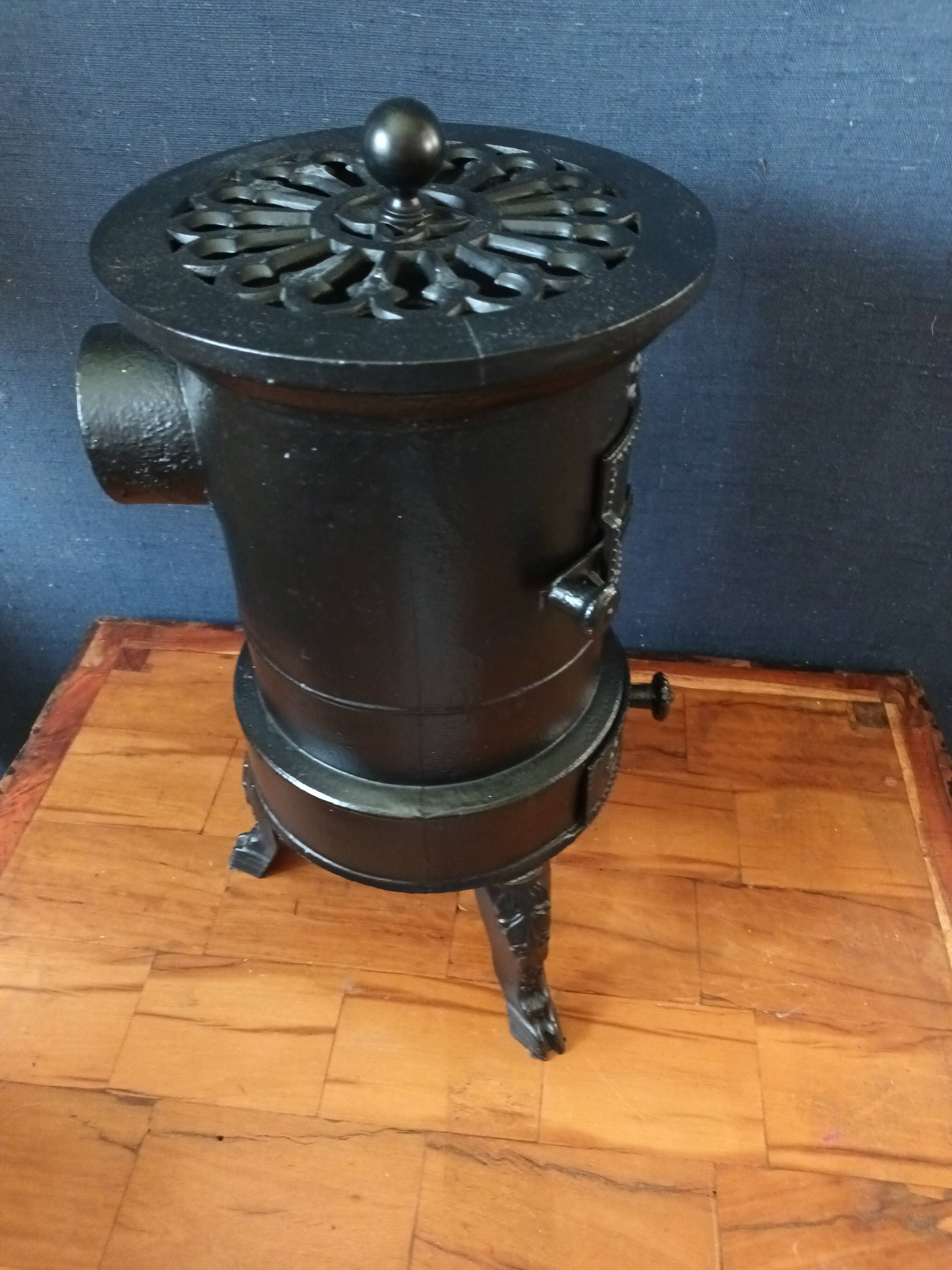 Cast iron stove