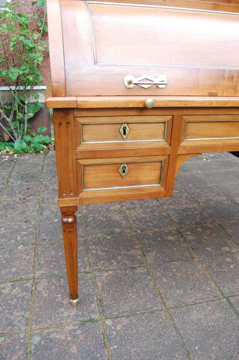 18th century Louis XVI period cylinder desk
