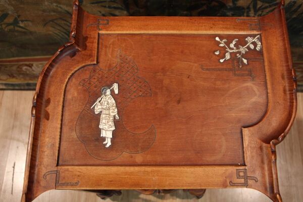Table d'appoint, travailleuse japonisante dans le style de Viardot