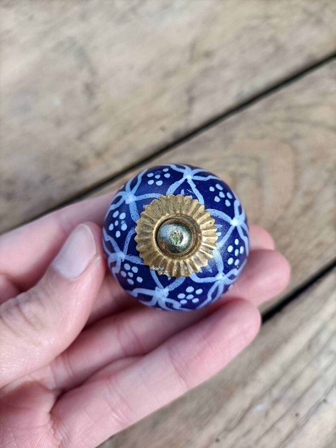 Genuine stoneware door knobs