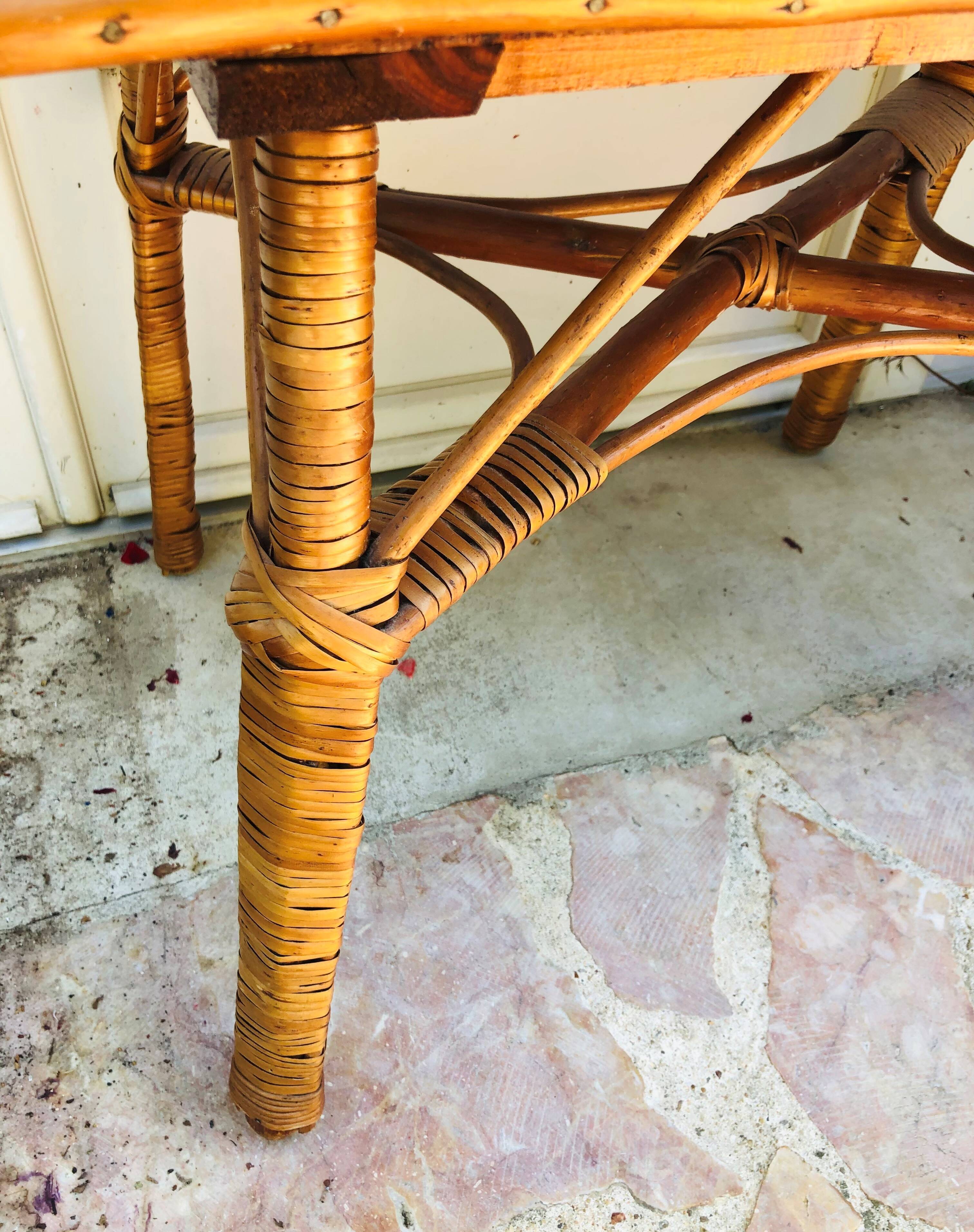 Vintage coffee table in wicker and formica