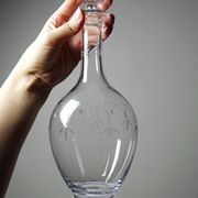Antique crystal decanter from Nancy, engraved, circa 1920-1930.