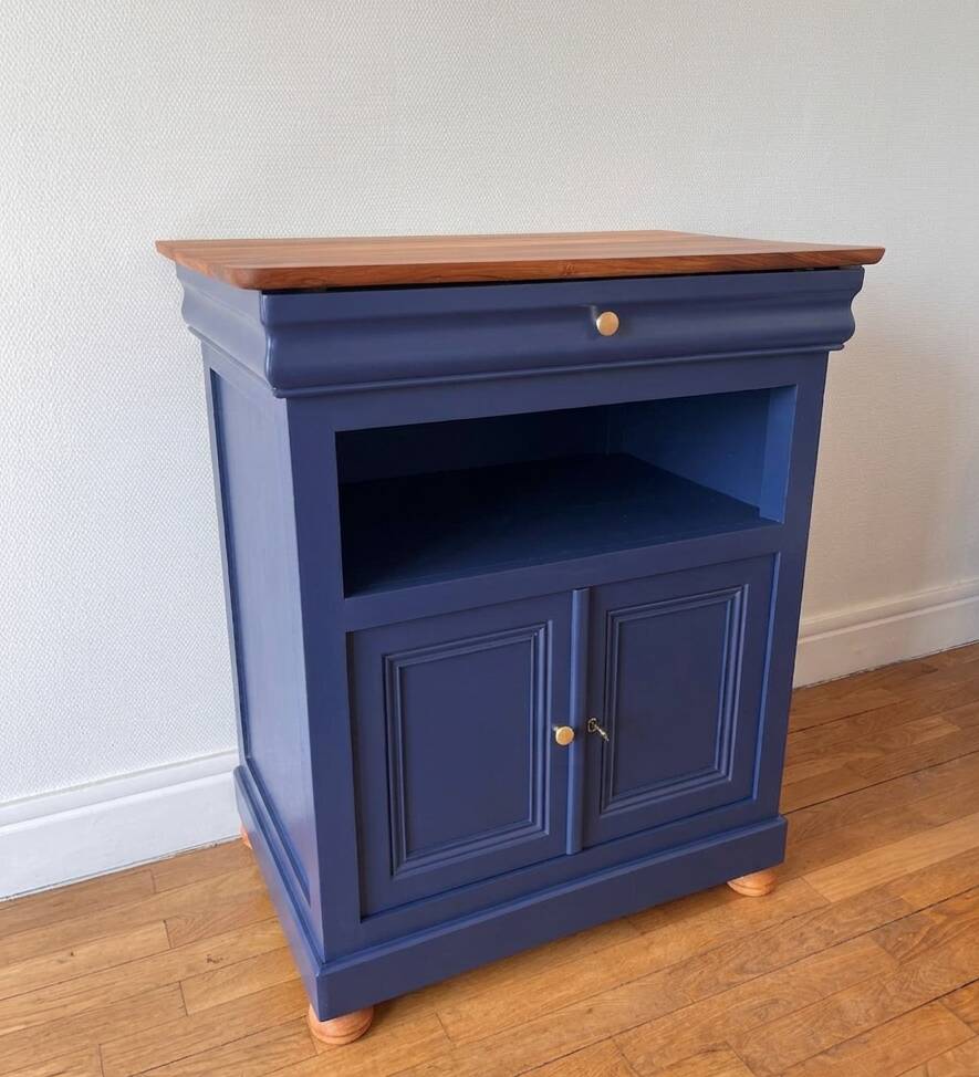 Louis Philippe cabinet in solid walnut — completely refurbished.