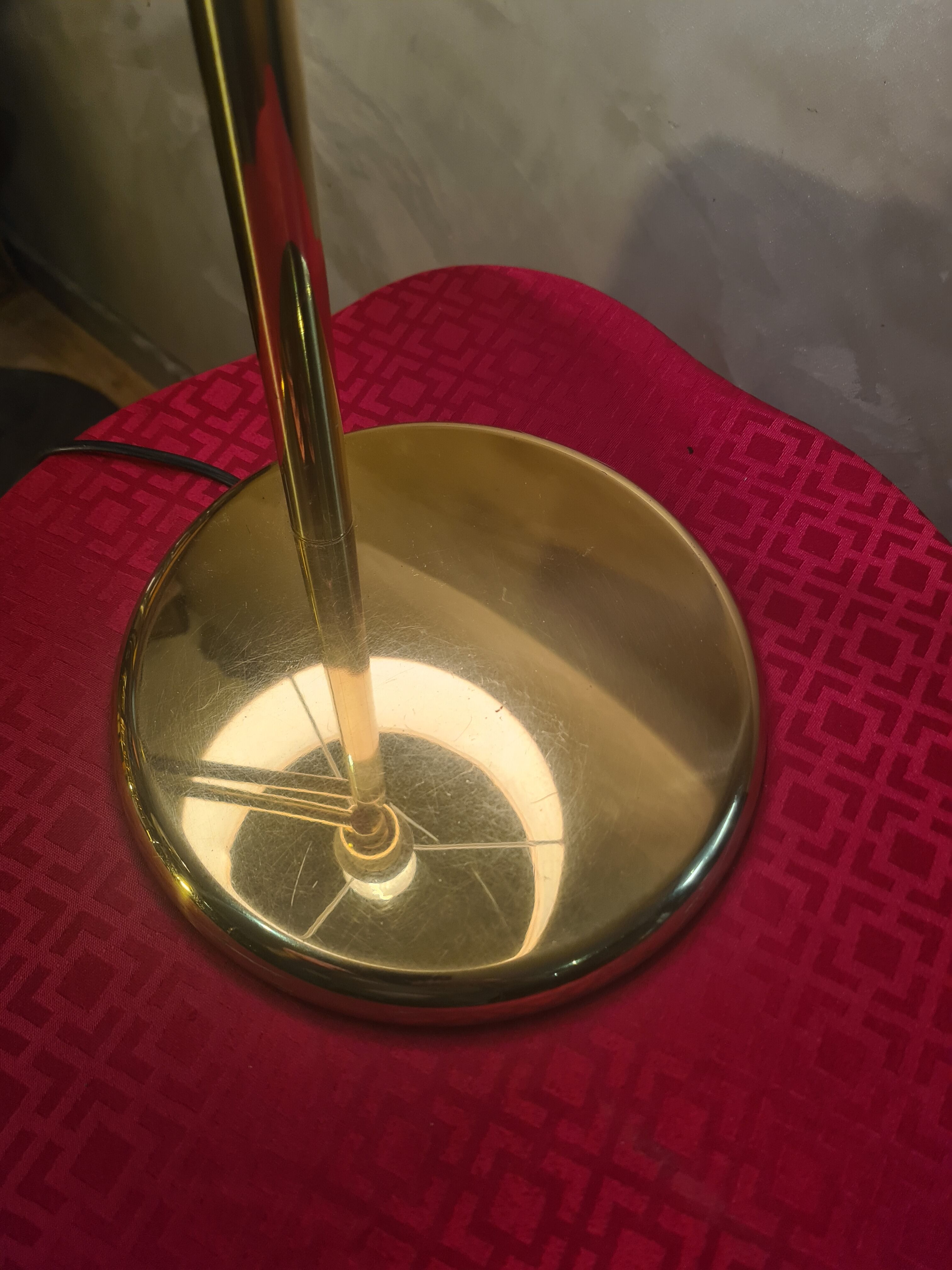 modular table lamp in a chic and timeless style 56x36. It is made up of