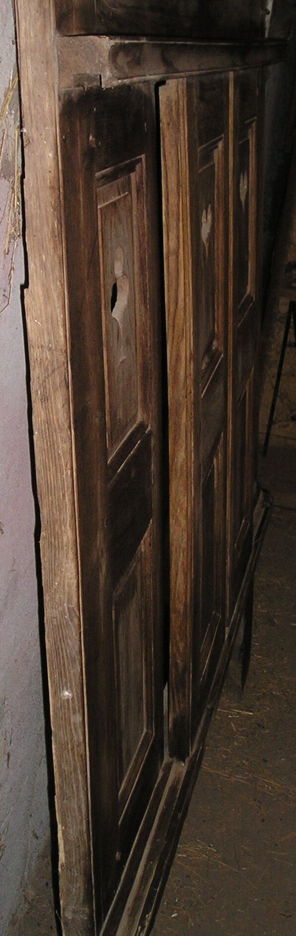 19th century enclosed bed façade