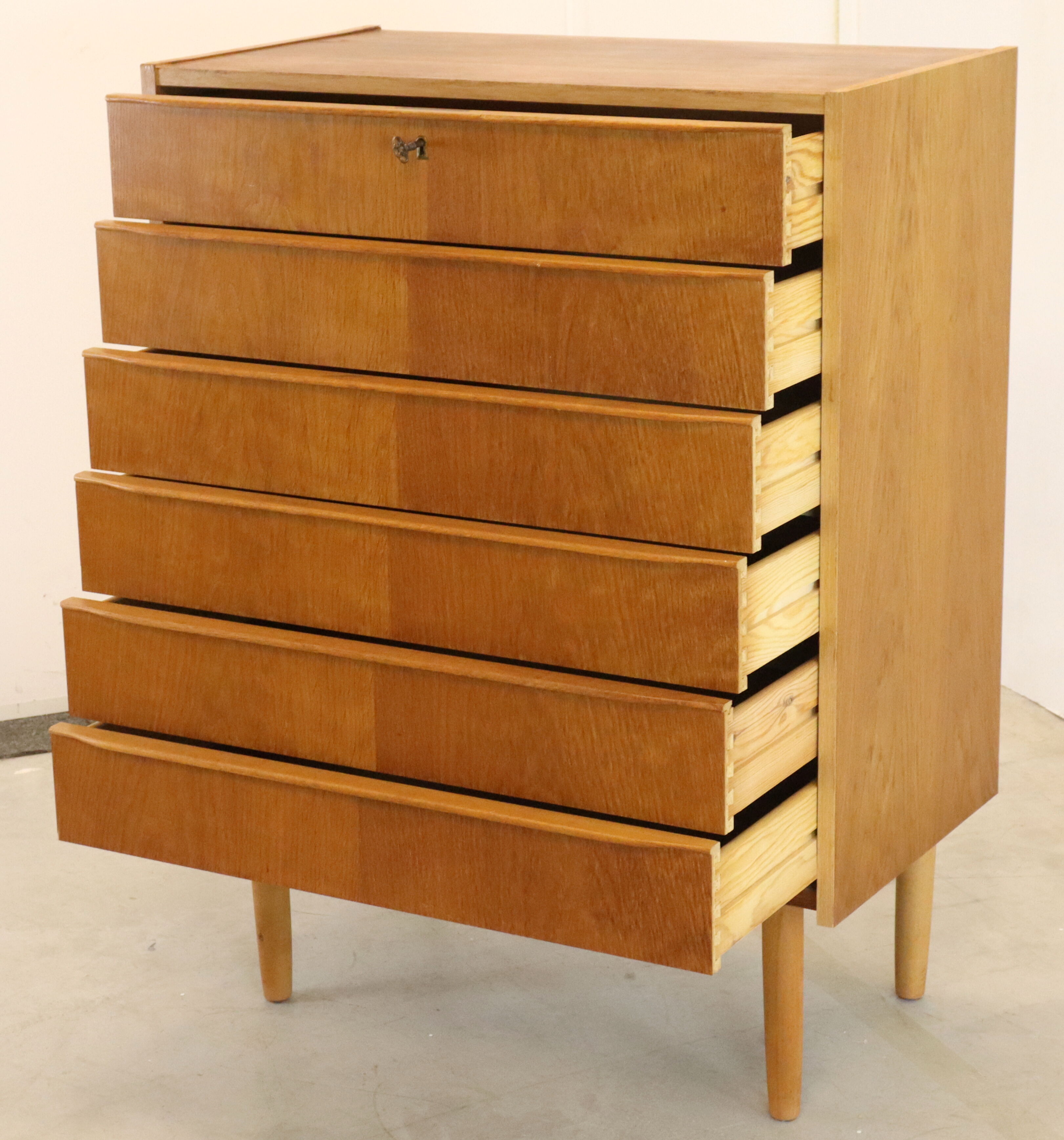 Commode danoise en chêne haut 'Brovst' - Design danois