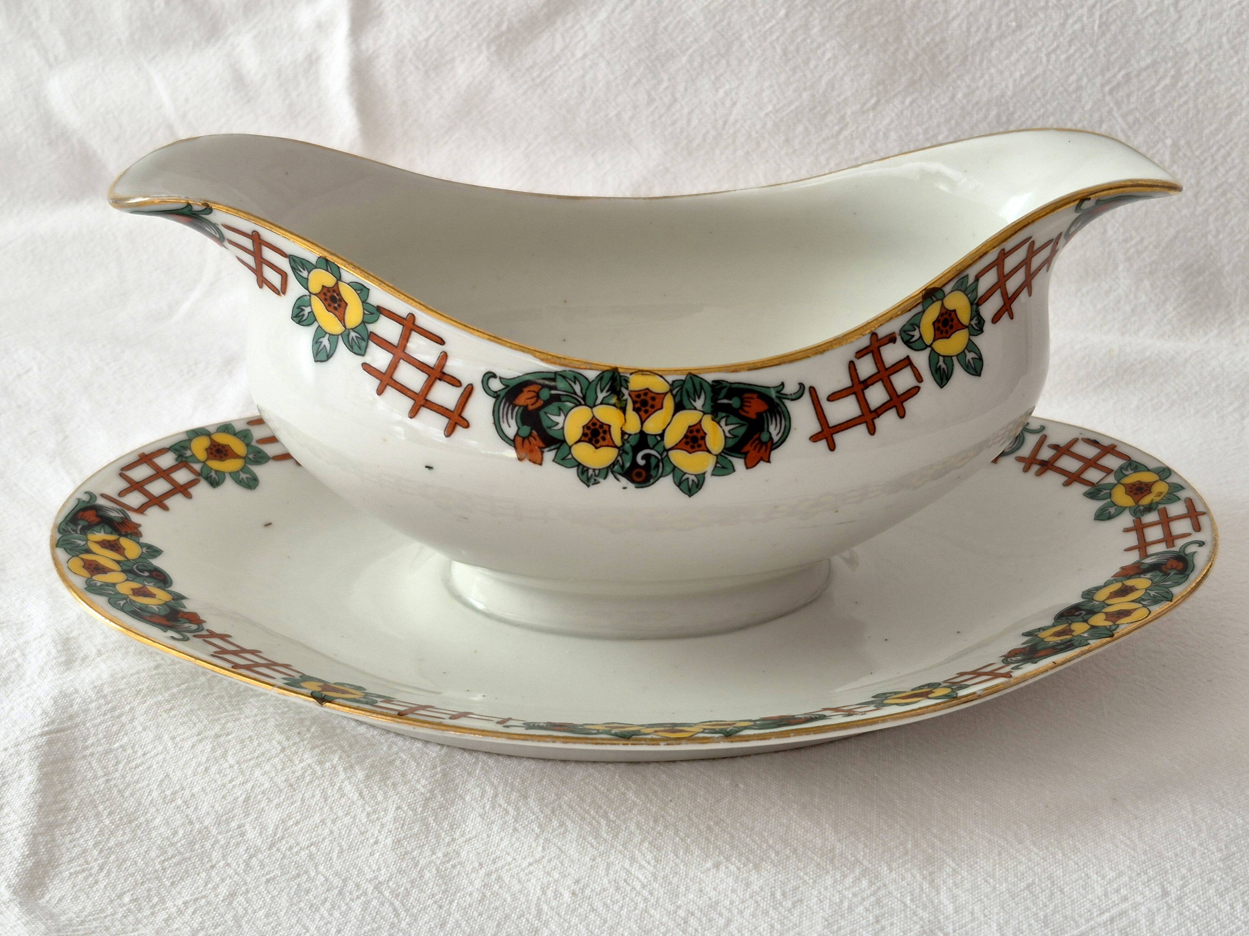 Art Deco sauce boat porcelain from Limoges, André François, A568