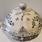 Soup pot Sarreguemines late nineteenth early twentieth century