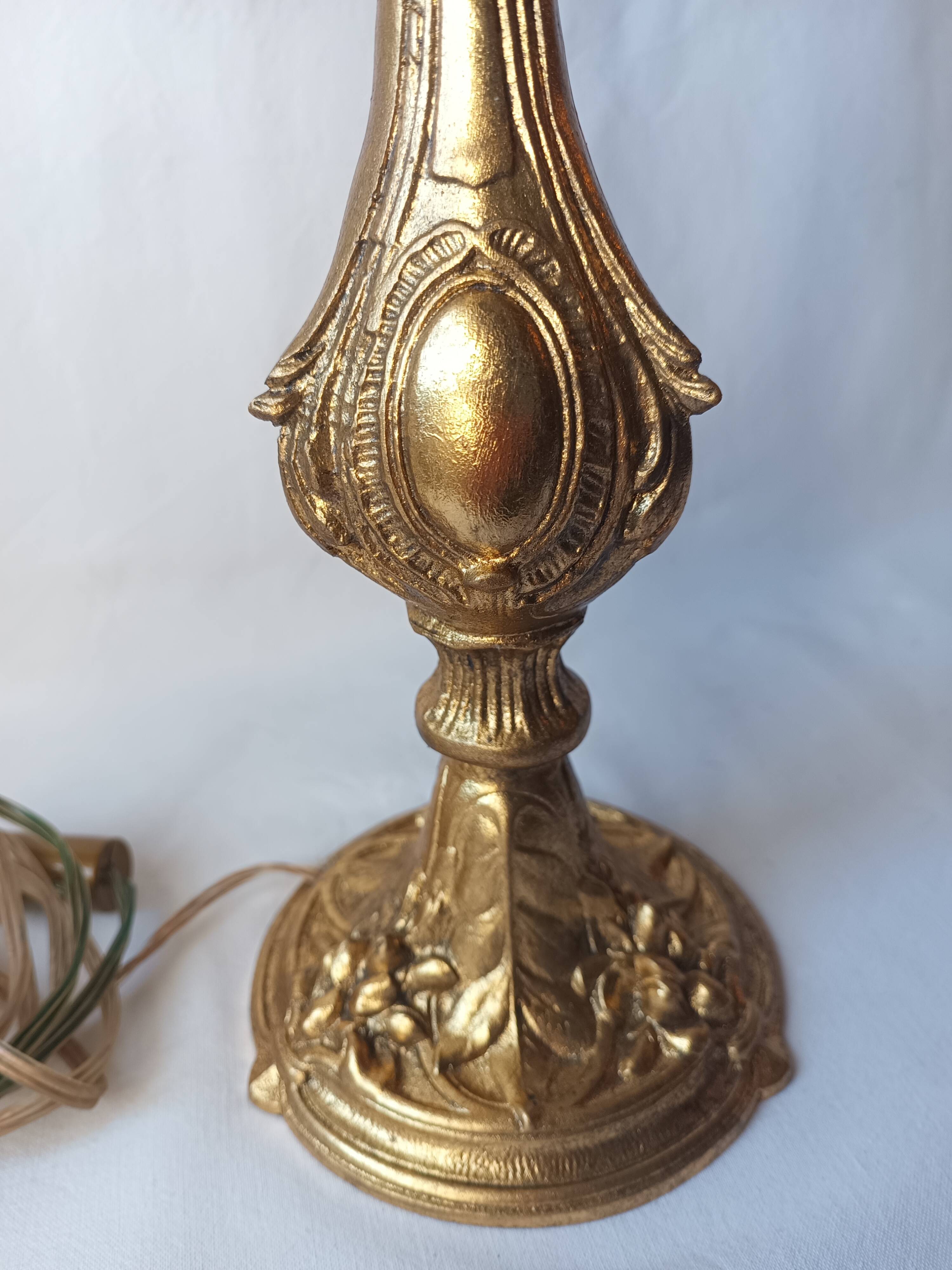Antique gilded bronze lamp with engraved tulip medallion, 47 cm, interior decoration.