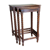 Trois tables gigognes pieds en bois tourné vintages