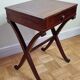 Paire de chevets de style Empire en acajou, bois de placage et finitions en laiton