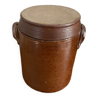 Pot en grès ancien