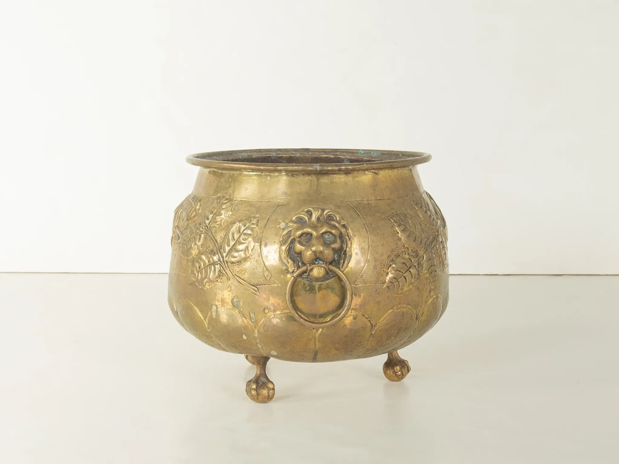 Victorian flower pot, around 1860