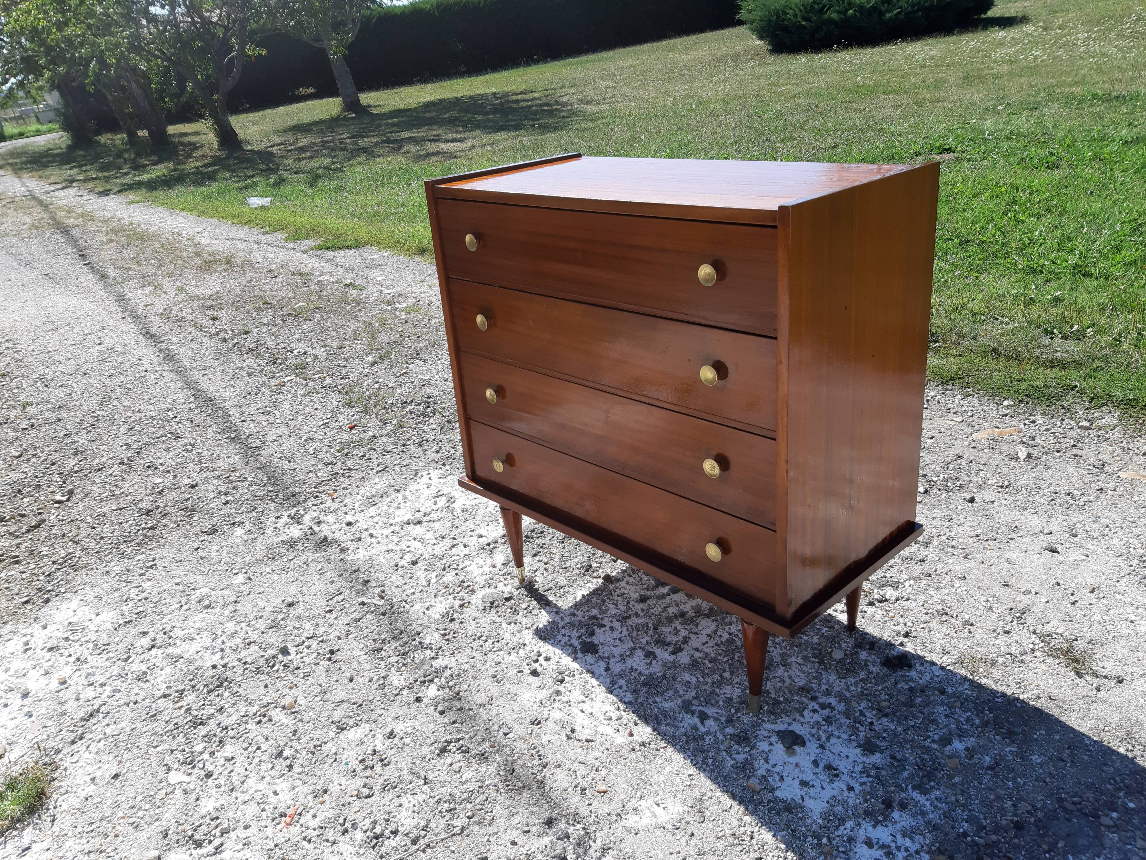 Vintage dresser 4 drawers