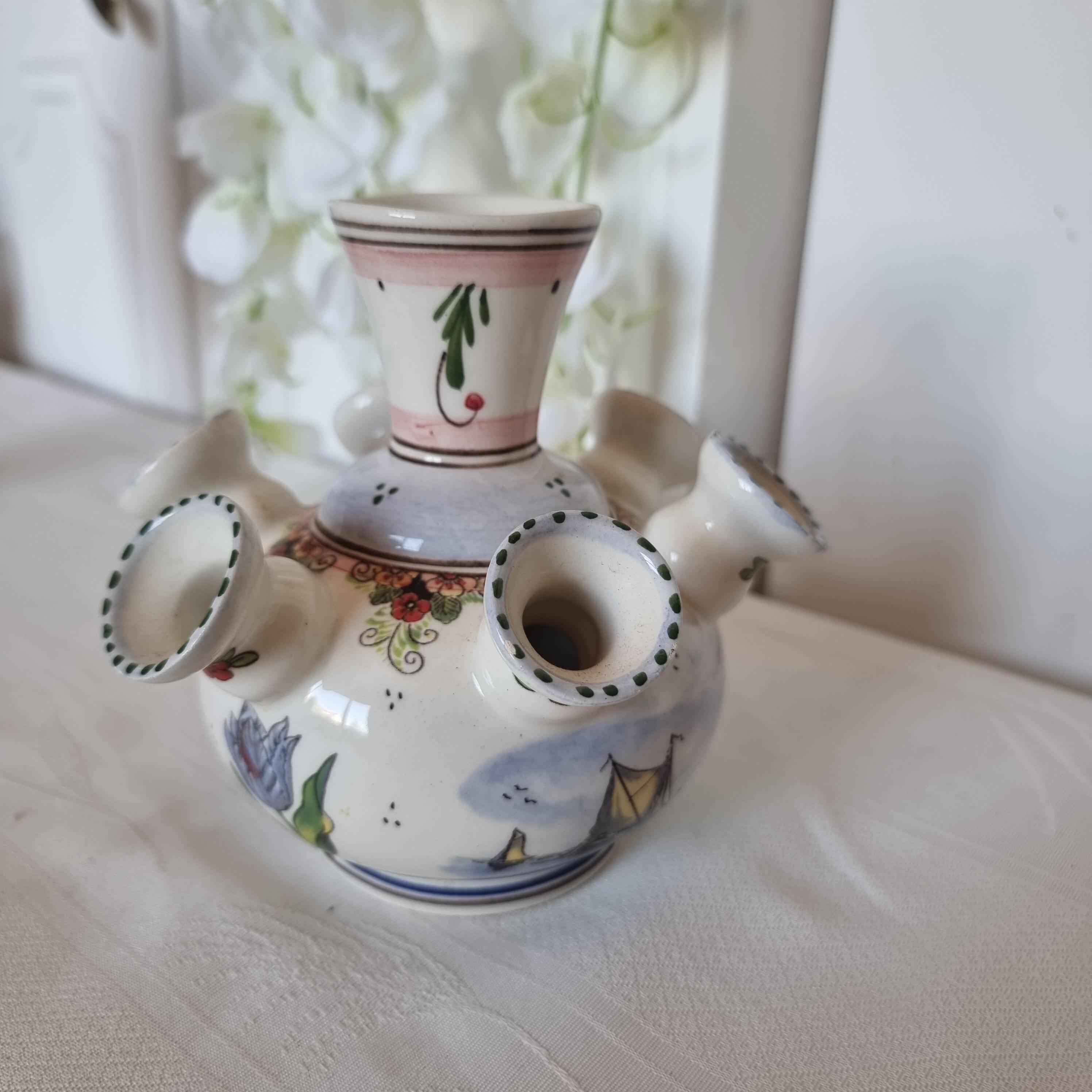 Beautiful Delft porcelain flower vase, hand painted or pitted