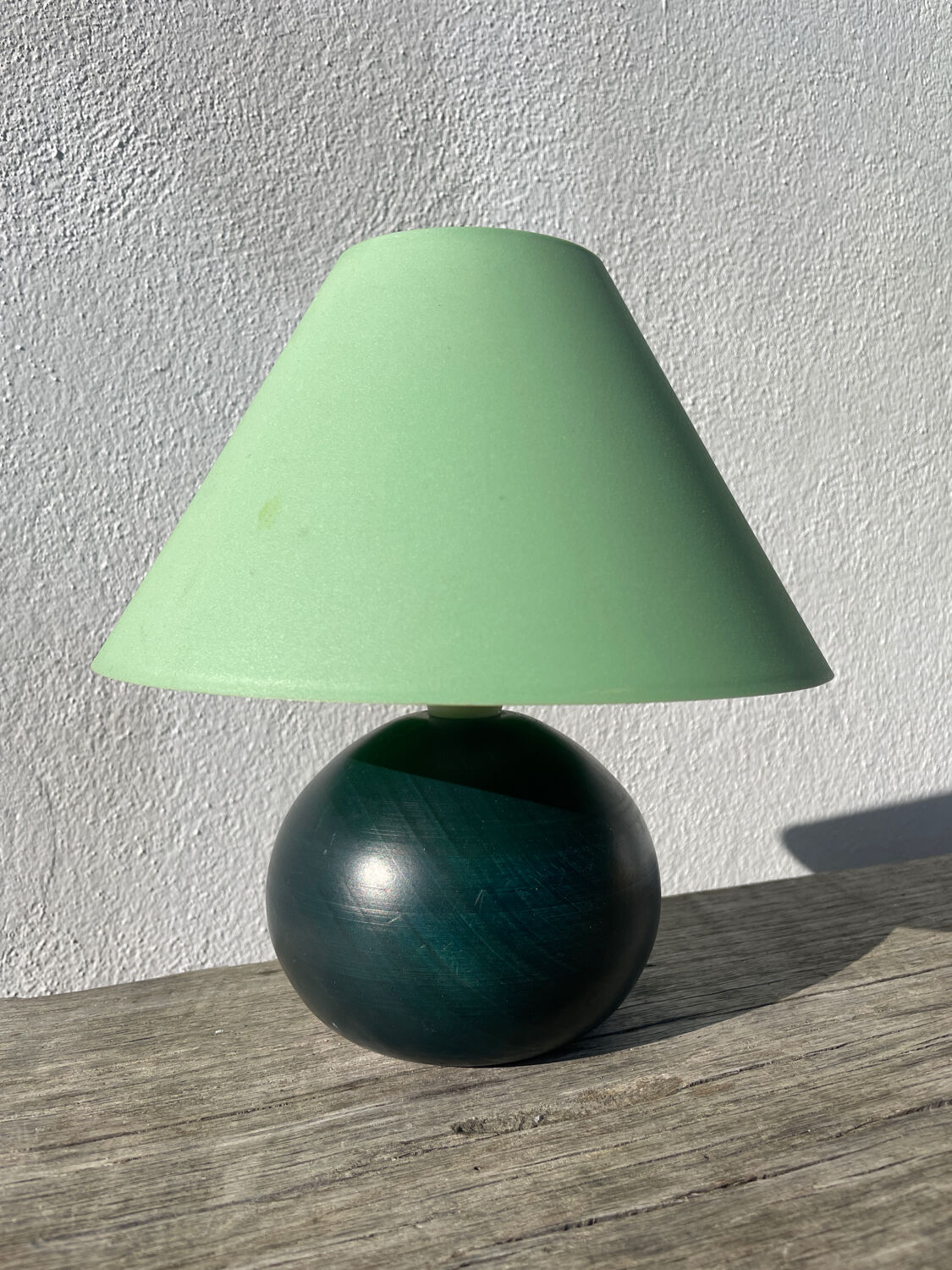 Green round wooden lamp l