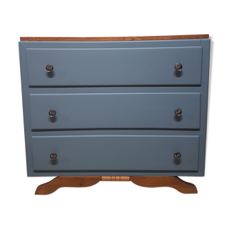 Dresser vintage mustache