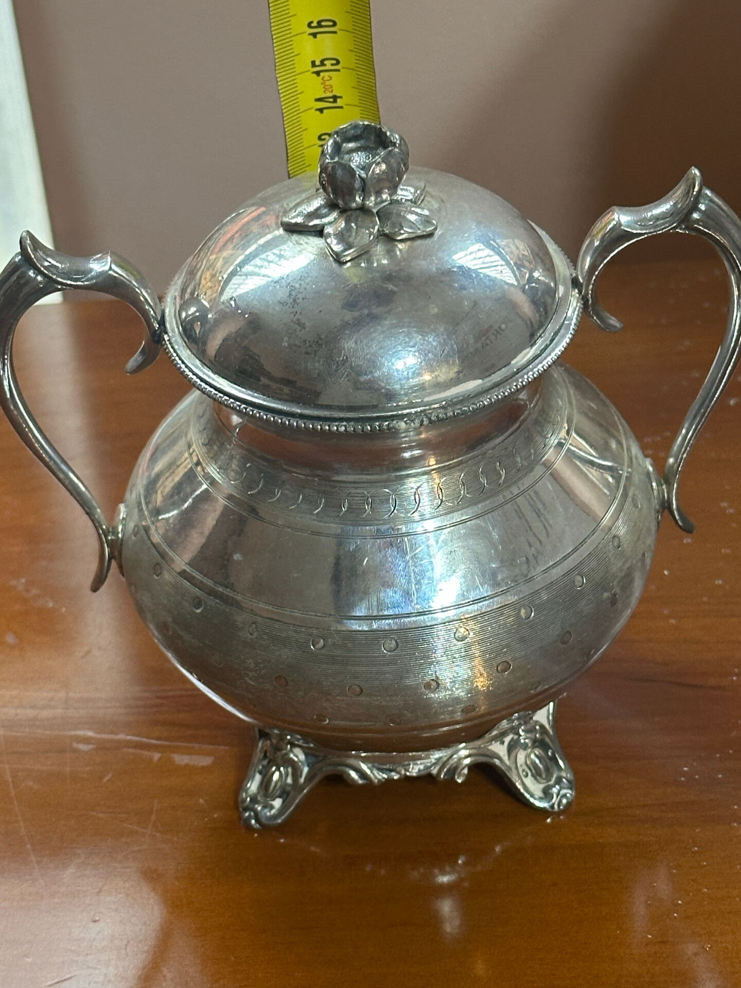Silver-plated metal sugar bowl from the Art Nouveau period.