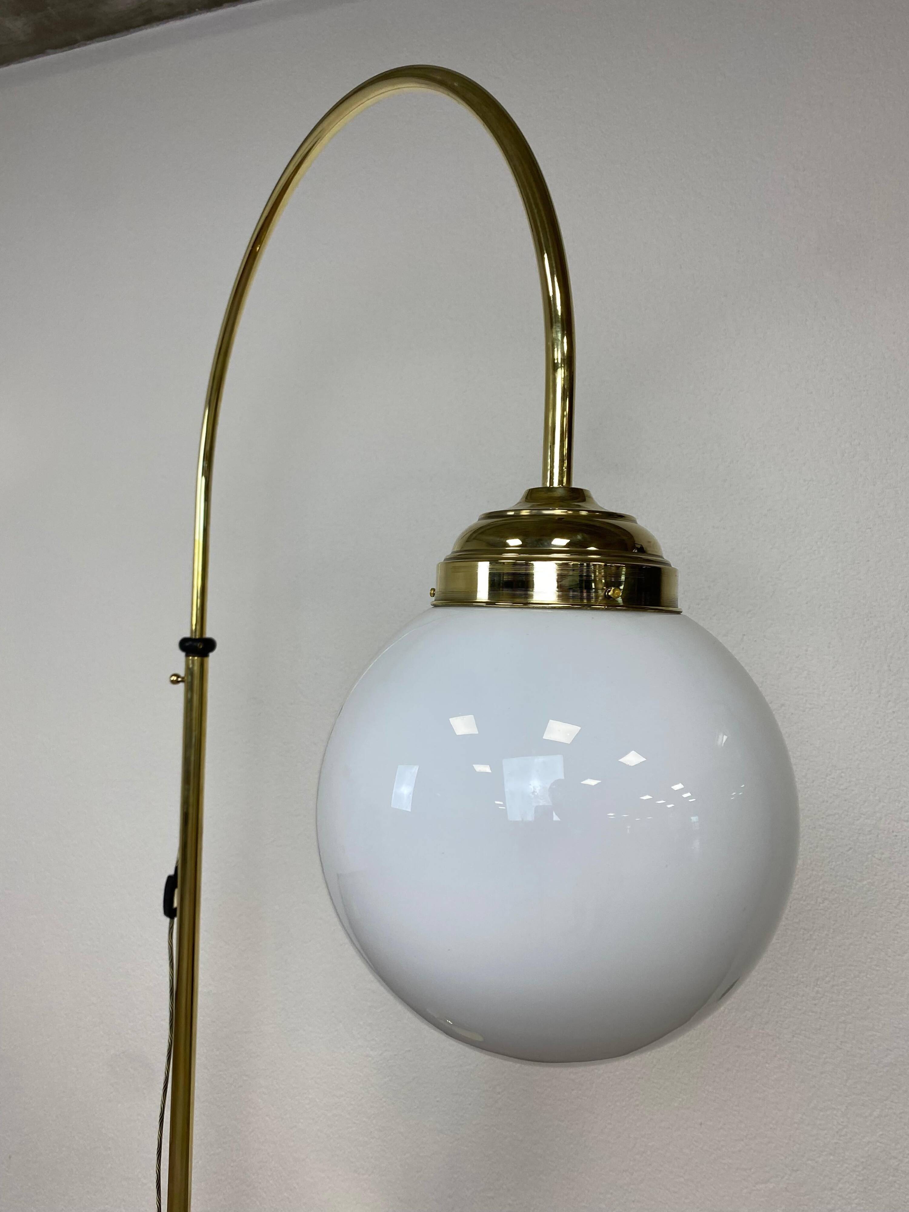 Large Art Deco floor lamp in brass