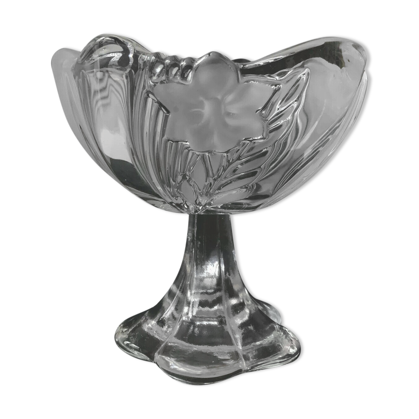 Art Nouveau hard foot cut in engraved crystal
