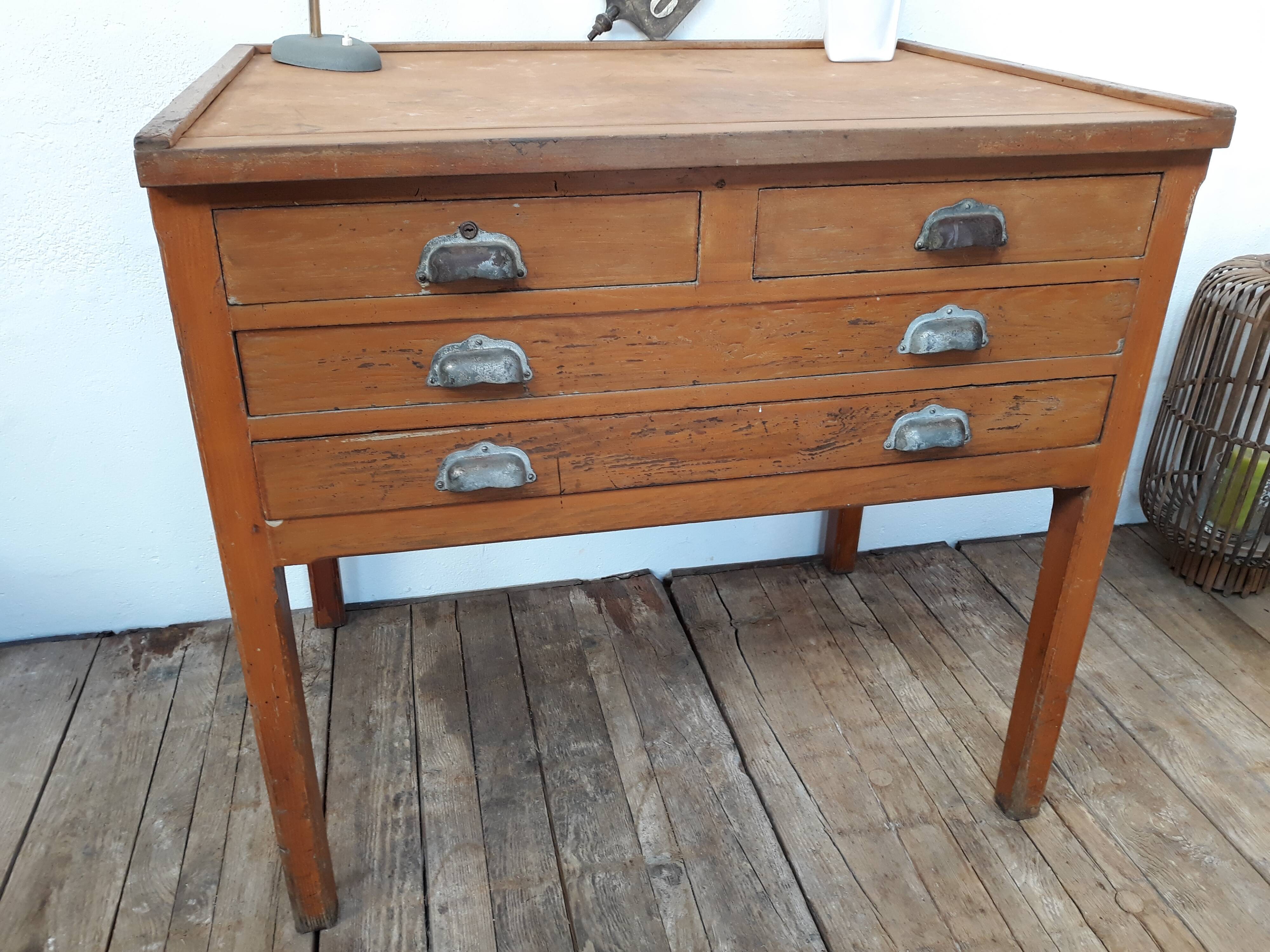 Former furniture business to drawers set