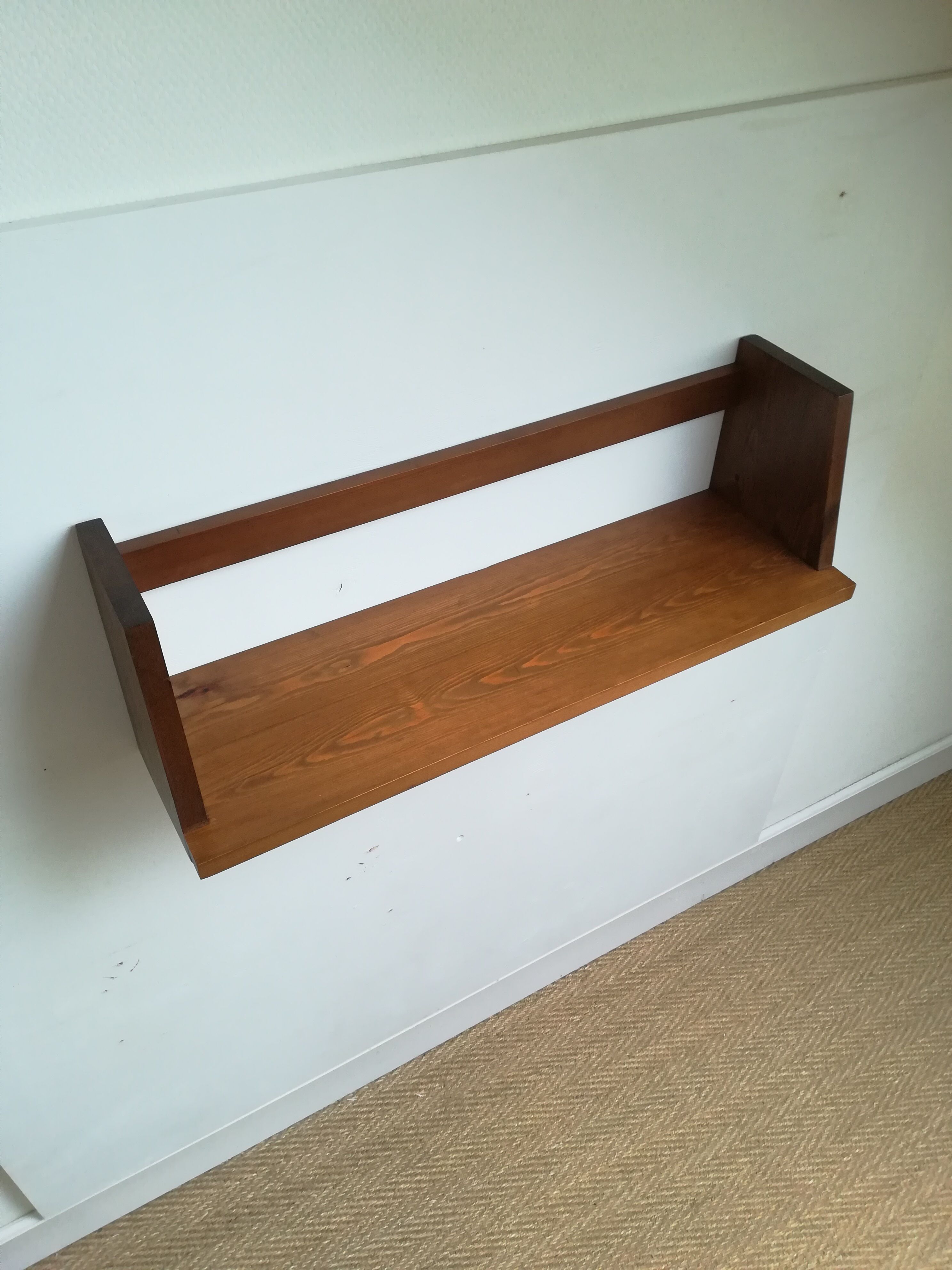 Wall shelf