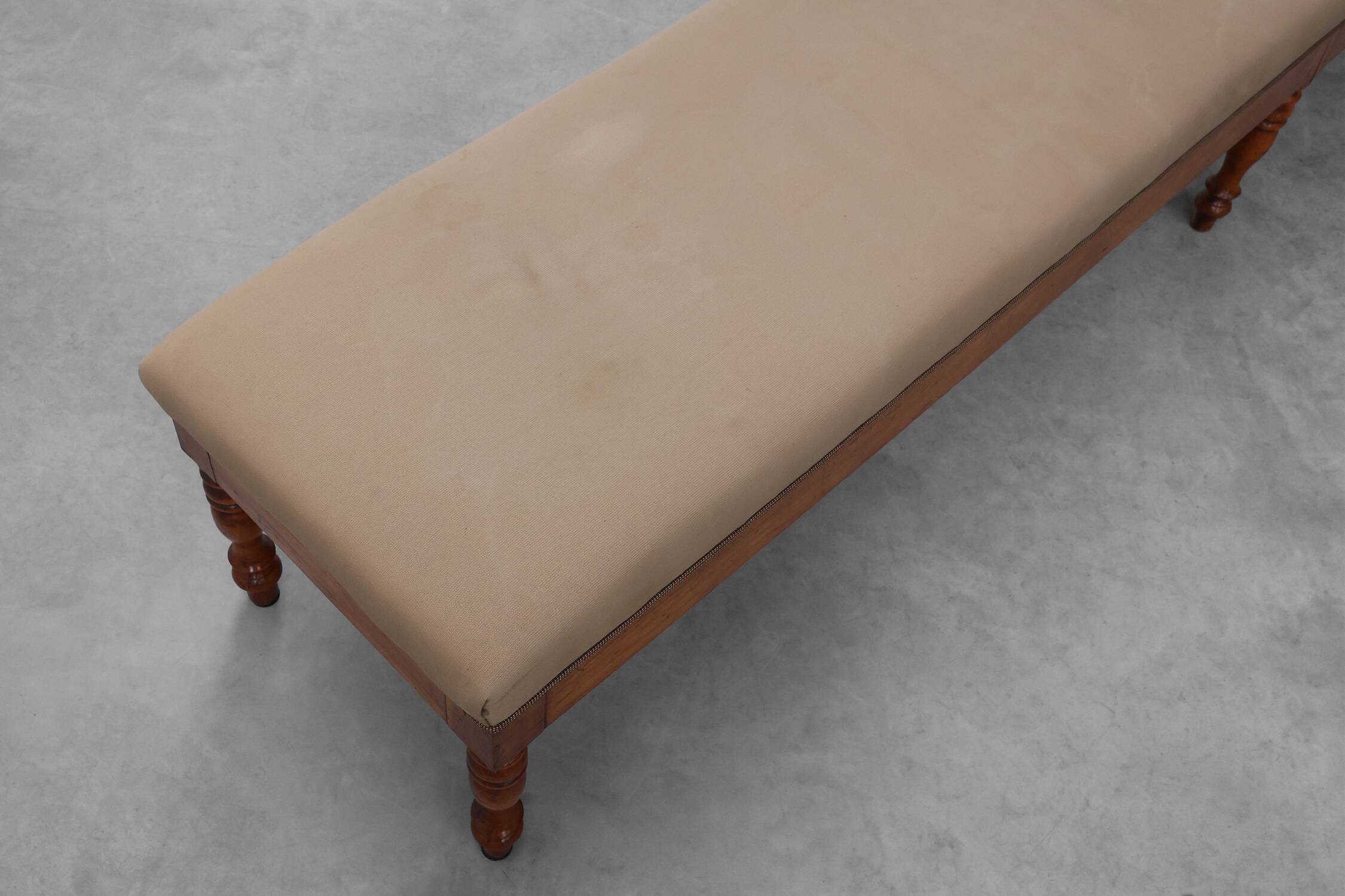 Elegant 19th Century Bench with Six Turned Legs, circa 1840