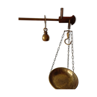 Ancienne balance romaine en laiton