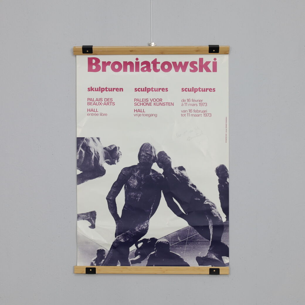 Life-size sculpture “Running Figure” by Karol Broniatowski, 1972