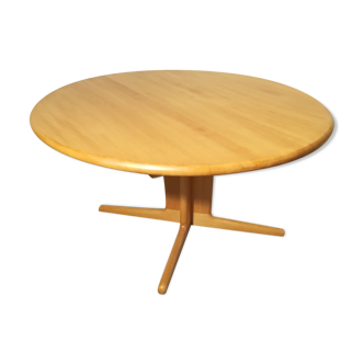 Moller dining table