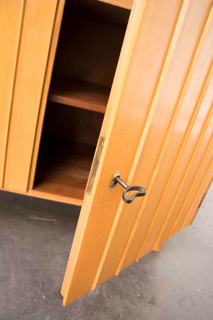 Sideboard with compass feet