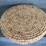 Plateau, wicker basket